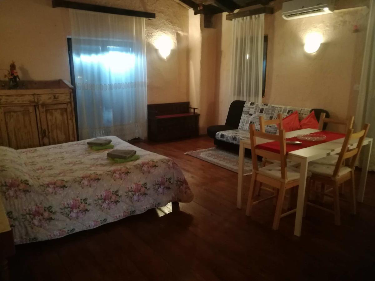 Apartamento Agroturizam Toni Motovun Exterior foto