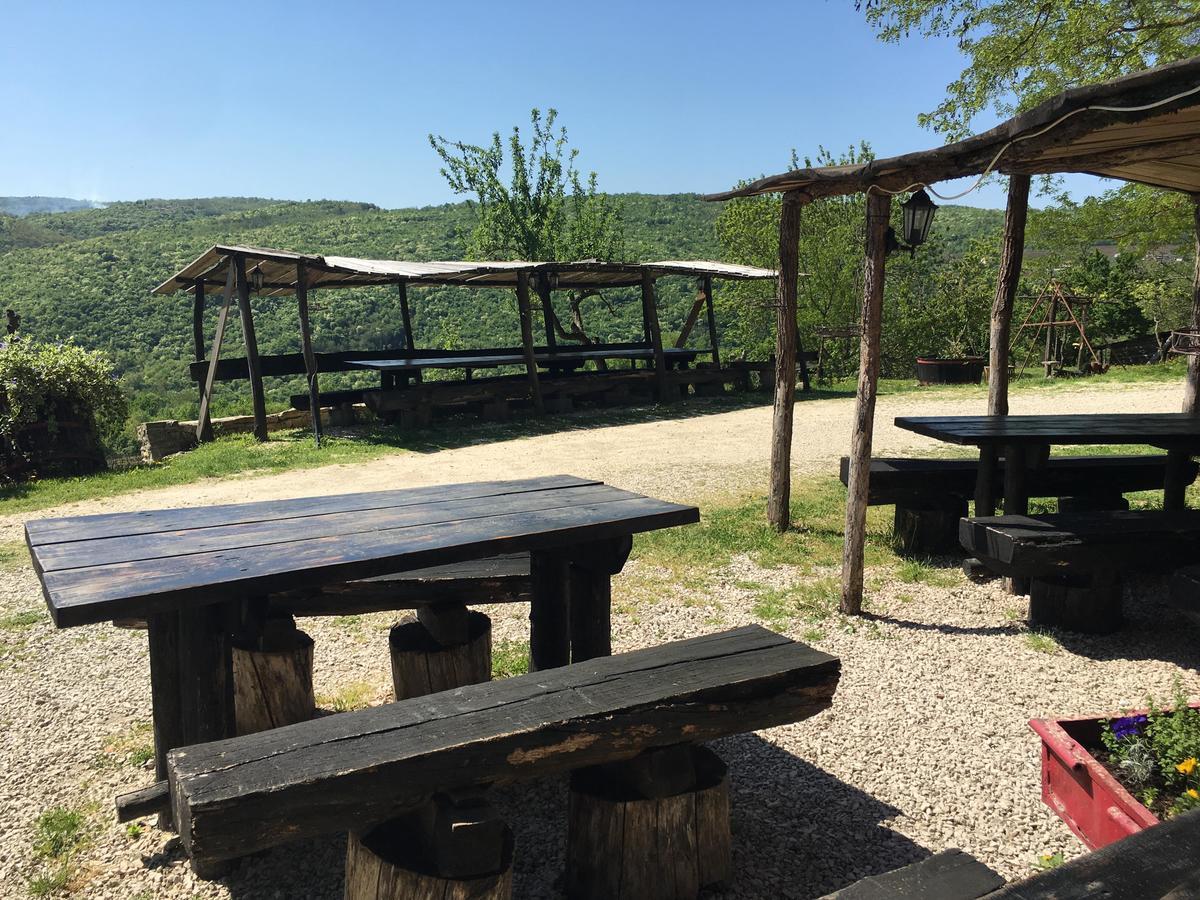 Apartamento Agroturizam Toni Motovun Exterior foto